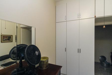 Casa à venda com 430m², 5 quartos e 8 vagas Casa à venda com 430m², 5 quartos e 8 vagasQuarto de Serviço 2