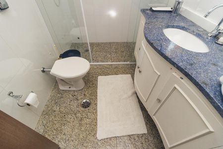 Casa à venda com 430m², 5 quartos e 8 vagas Casa à venda com 430m², 5 quartos e 8 vagasBanheiro 3
