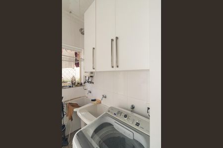 Casa à venda com 430m², 5 quartos e 8 vagas Casa à venda com 430m², 5 quartos e 8 vagasLavanderia