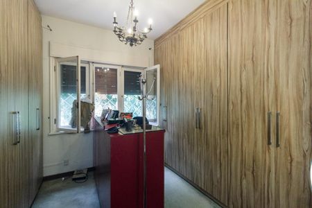 Casa à venda com 430m², 5 quartos e 8 vagas Casa à venda com 430m², 5 quartos e 8 vagasQuarto 2