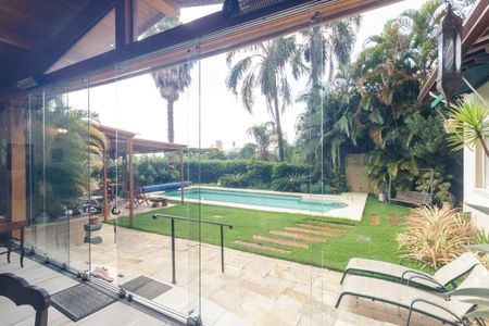 Casa à venda com 430m², 5 quartos e 8 vagas Casa à venda com 430m², 5 quartos e 8 vagasSala - Jardim de Inverno