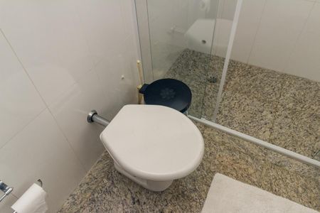 Casa à venda com 430m², 5 quartos e 8 vagas Casa à venda com 430m², 5 quartos e 8 vagasBanheiro 3