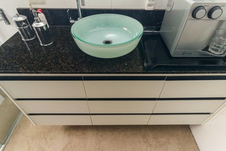 Casa à venda com 430m², 5 quartos e 8 vagas Casa à venda com 430m², 5 quartos e 8 vagasBanheiro 1