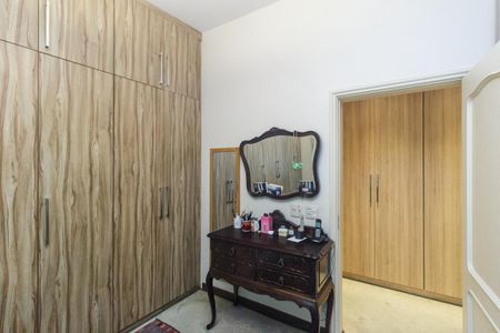 Casa à venda com 430m², 5 quartos e 8 vagas Casa à venda com 430m², 5 quartos e 8 vagasQuarto 3