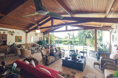 Casa à venda com 430m², 5 quartos e 8 vagas Casa à venda com 430m², 5 quartos e 8 vagasSala - Jardim de Inverno