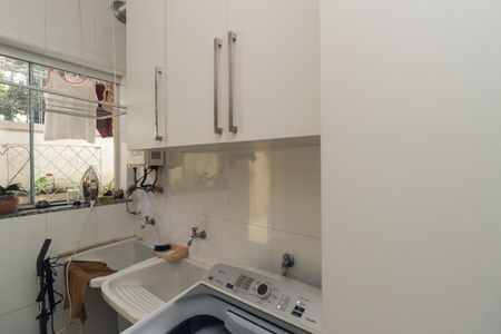 Casa à venda com 430m², 5 quartos e 8 vagas Casa à venda com 430m², 5 quartos e 8 vagasLavanderia