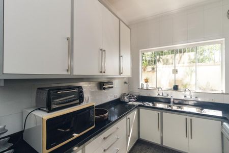 Casa à venda com 430m², 5 quartos e 8 vagas Casa à venda com 430m², 5 quartos e 8 vagasCozinha