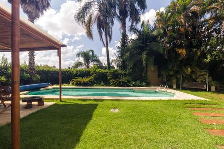 Casa à venda com 430m², 5 quartos e 8 vagas Casa à venda com 430m², 5 quartos e 8 vagasPiscina
