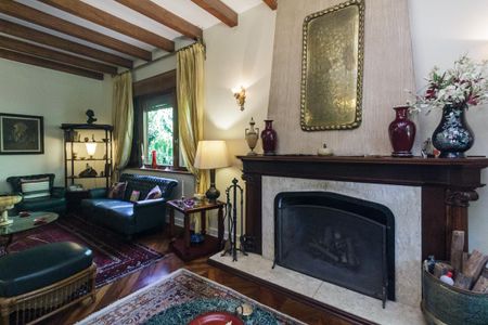 Casa à venda com 430m², 5 quartos e 8 vagas Casa à venda com 430m², 5 quartos e 8 vagasSala