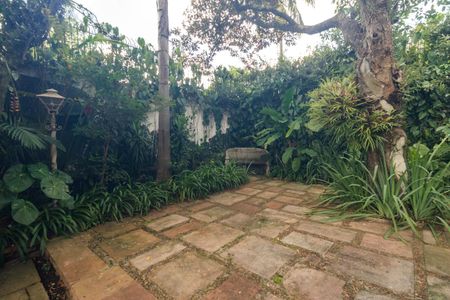 Casa à venda com 430m², 5 quartos e 8 vagas Casa à venda com 430m², 5 quartos e 8 vagasJardim