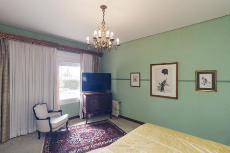 Casa à venda com 430m², 5 quartos e 8 vagas Casa à venda com 430m², 5 quartos e 8 vagasQuarto 1