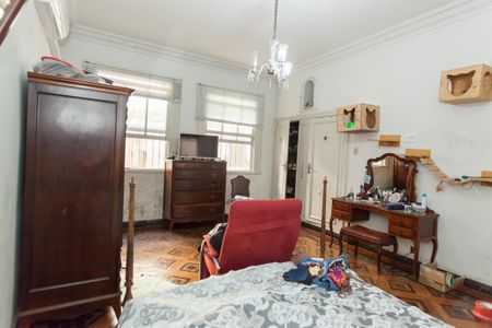 Casa à venda com 675m², 8 quartos e 6 vagas Casa à venda com 675m², 8 quartos e 6 vagasQuarto 1