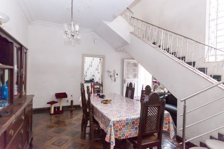 Casa à venda com 675m², 8 quartos e 6 vagas Casa à venda com 675m², 8 quartos e 6 vagasSala de Jantar