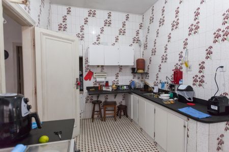 Casa à venda com 675m², 8 quartos e 6 vagas Casa à venda com 675m², 8 quartos e 6 vagasCozinha