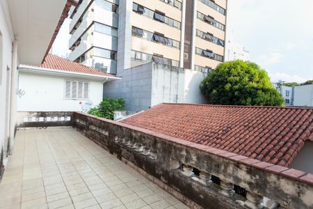 Casa à venda com 675m², 8 quartos e 6 vagas Casa à venda com 675m², 8 quartos e 6 vagasVaranda Banheiro Social 2