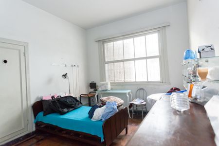 Casa à venda com 675m², 8 quartos e 6 vagas Casa à venda com 675m², 8 quartos e 6 vagasQuarto 2