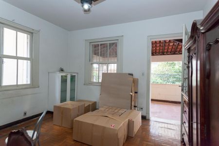 Casa à venda com 675m², 8 quartos e 6 vagas Casa à venda com 675m², 8 quartos e 6 vagasQuarto 8