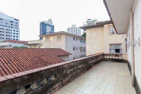 Casa à venda com 675m², 8 quartos e 6 vagas Casa à venda com 675m², 8 quartos e 6 vagasVaranda Banheiro Social 2
