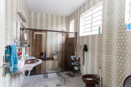 Casa à venda com 675m², 8 quartos e 6 vagas Casa à venda com 675m², 8 quartos e 6 vagasBanheiro Social