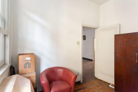 Casa à venda com 675m², 8 quartos e 6 vagas Casa à venda com 675m², 8 quartos e 6 vagasQuarto 4