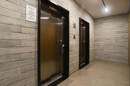 Studio para alugar com 28m², 1 quarto e sem vaga Studio para alugar com 28m², 1 quarto e sem vagaÁrea comum - Elevadores