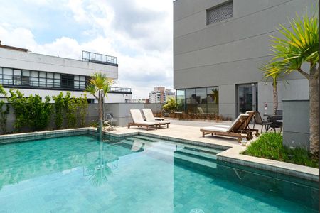 Studio para alugar com 28m², 1 quarto e sem vaga Studio para alugar com 28m², 1 quarto e sem vagaÁrea comum - Piscina