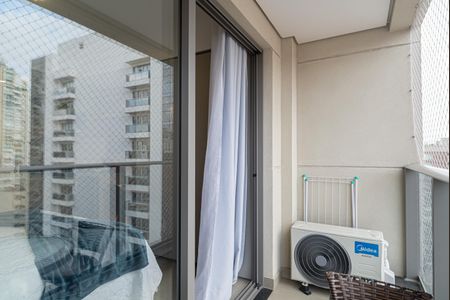 Studio para alugar com 28m², 1 quarto e sem vaga Studio para alugar com 28m², 1 quarto e sem vagaVaranda da Sala/Quarto