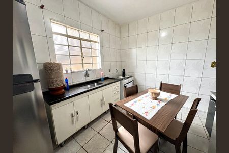 Casa à venda com 175m², 3 quartos e 2 vagas Casa à venda com 175m², 3 quartos e 2 vagasCozinha