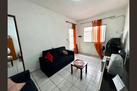 Casa à venda com 175m², 3 quartos e 2 vagas Casa à venda com 175m², 3 quartos e 2 vagasSala