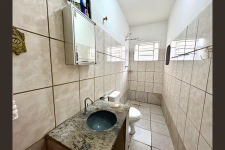 Casa à venda com 175m², 3 quartos e 2 vagas Casa à venda com 175m², 3 quartos e 2 vagasBanheiro