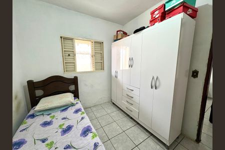 Casa à venda com 175m², 3 quartos e 2 vagas Casa à venda com 175m², 3 quartos e 2 vagasQuarto