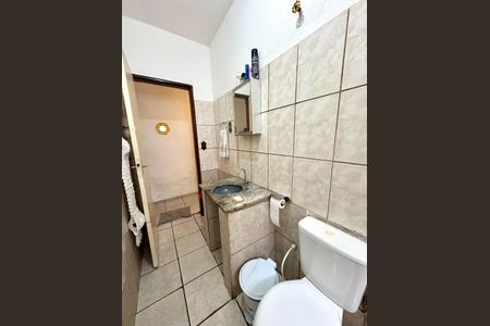 Casa à venda com 175m², 3 quartos e 2 vagas Casa à venda com 175m², 3 quartos e 2 vagasBanheiro