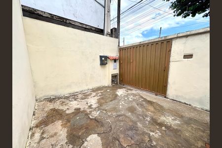 Casa à venda com 175m², 3 quartos e 2 vagas Casa à venda com 175m², 3 quartos e 2 vagasÁrea Externa