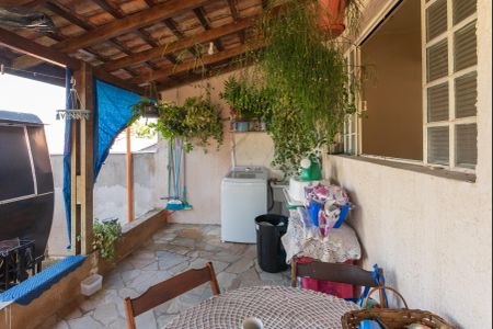 Casa à venda com 340m², 4 quartos e 4 vagas Casa à venda com 340m², 4 quartos e 4 vagasÁrea de Serviço