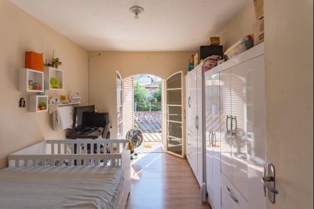 Casa à venda com 340m², 4 quartos e 4 vagas Casa à venda com 340m², 4 quartos e 4 vagasQuarto 1