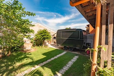 Casa à venda com 340m², 4 quartos e 4 vagas Casa à venda com 340m², 4 quartos e 4 vagasQuintal