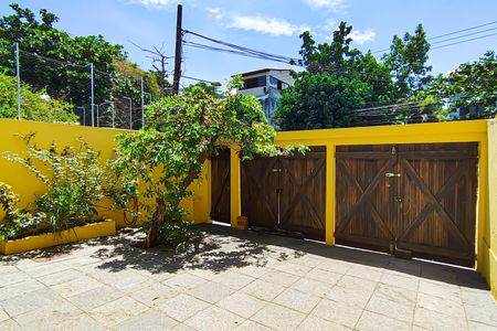 Casa de condomínio à venda com 250m², 4 quartos e 1 vaga Casa de condomínio à venda com 250m², 4 quartos e 1 vagaGaragem