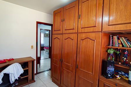 Casa de condomínio à venda com 250m², 4 quartos e 1 vaga Casa de condomínio à venda com 250m², 4 quartos e 1 vagaQuarto 2