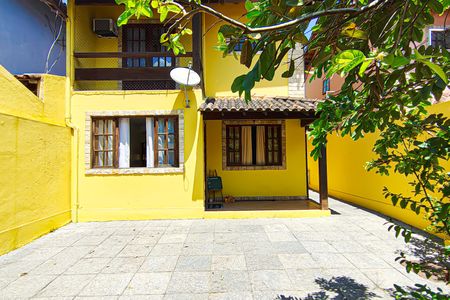 Casa de condomínio à venda com 250m², 4 quartos e 1 vaga Casa de condomínio à venda com 250m², 4 quartos e 1 vagaGaragem