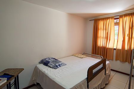 Casa de condomínio à venda com 250m², 4 quartos e 1 vaga Casa de condomínio à venda com 250m², 4 quartos e 1 vagaQuarto
