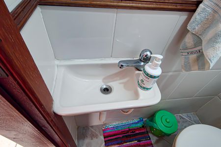 Casa de condomínio à venda com 250m², 4 quartos e 1 vaga Casa de condomínio à venda com 250m², 4 quartos e 1 vagaLavabo