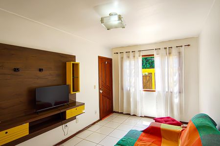 Casa de condomínio à venda com 250m², 4 quartos e 1 vaga Casa de condomínio à venda com 250m², 4 quartos e 1 vagaSala