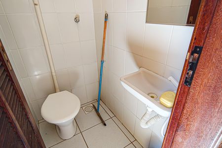 Casa de condomínio à venda com 250m², 4 quartos e 1 vaga Casa de condomínio à venda com 250m², 4 quartos e 1 vagalavabo