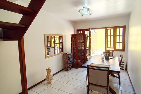 Casa de condomínio à venda com 250m², 4 quartos e 1 vaga Casa de condomínio à venda com 250m², 4 quartos e 1 vagaSala