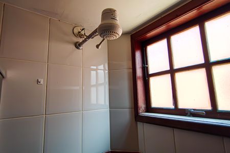 Casa de condomínio à venda com 250m², 4 quartos e 1 vaga Casa de condomínio à venda com 250m², 4 quartos e 1 vagaBanheiro