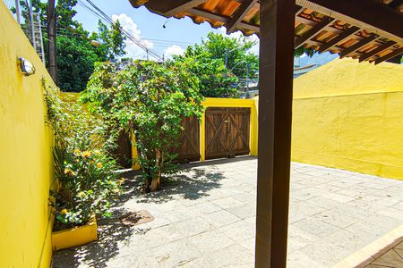 Casa de condomínio à venda com 250m², 4 quartos e 1 vaga Casa de condomínio à venda com 250m², 4 quartos e 1 vagaGaragem