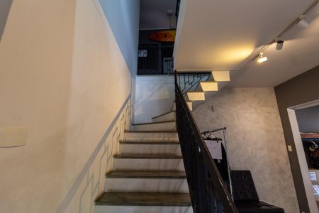 Casa para alugar com 350m², 3 quartos e 4 vagas Casa para alugar com 350m², 3 quartos e 4 vagasAcesso andar superior