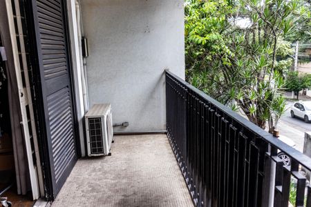 Casa para alugar com 350m², 3 quartos e 4 vagas Casa para alugar com 350m², 3 quartos e 4 vagasSacada do Quarto 2