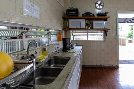 Casa para alugar com 350m², 3 quartos e 4 vagas Casa para alugar com 350m², 3 quartos e 4 vagasCozinha