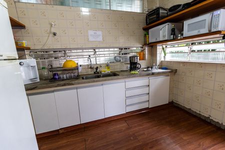Casa para alugar com 350m², 3 quartos e 4 vagas Casa para alugar com 350m², 3 quartos e 4 vagasCozinha